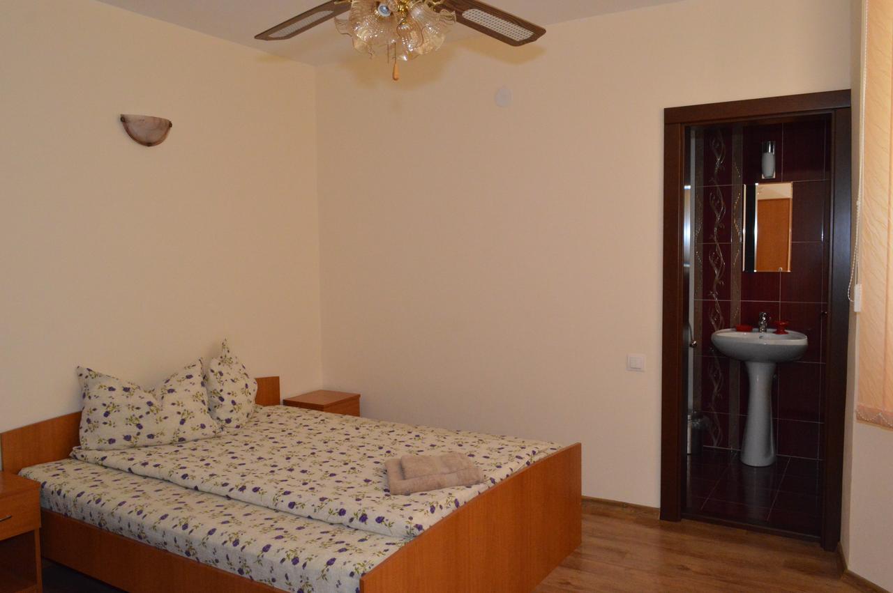 Casa Flora Otel Sînmartin Dış mekan fotoğraf
