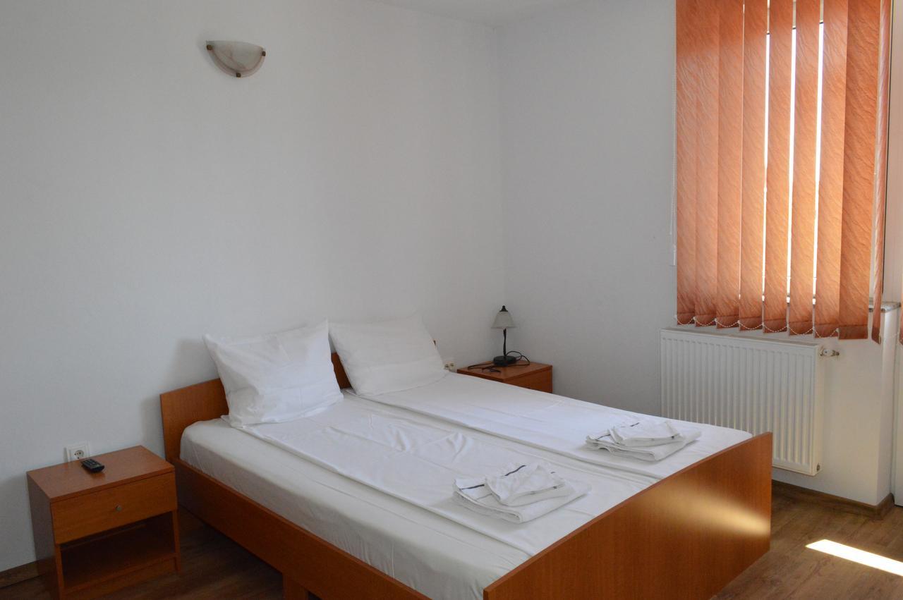 Casa Flora Otel Sînmartin Dış mekan fotoğraf
