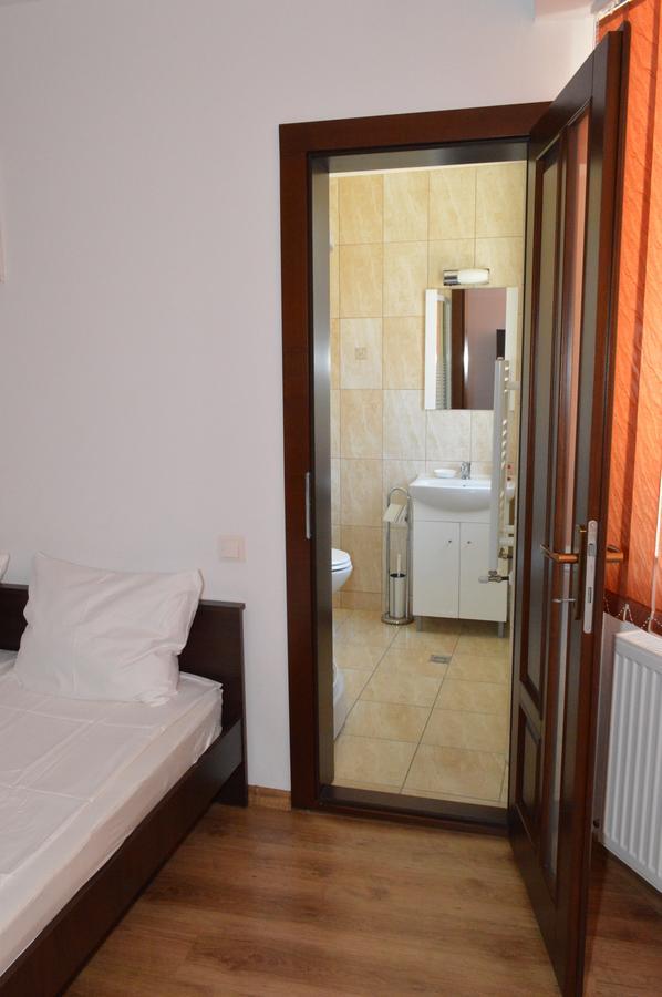 Casa Flora Otel Sînmartin Dış mekan fotoğraf