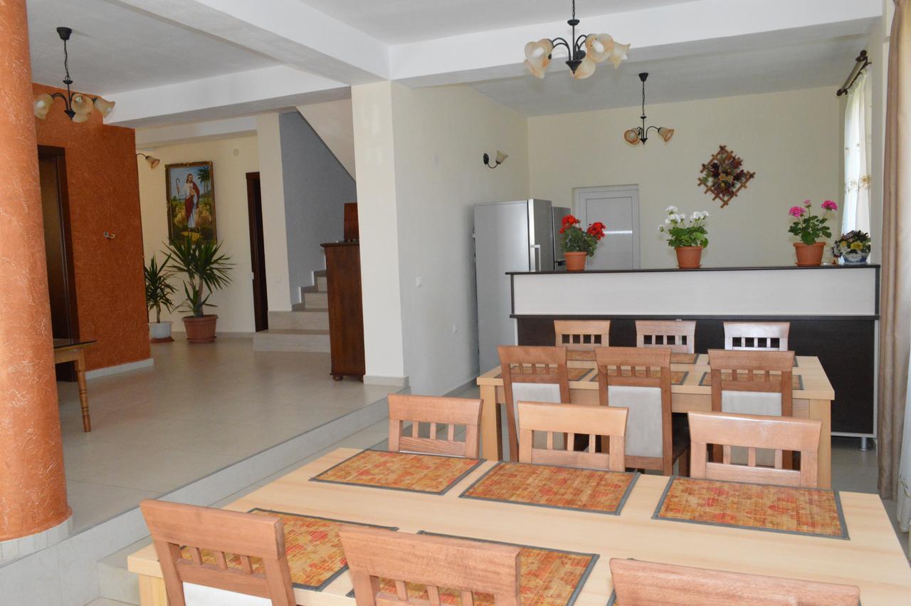 Casa Flora Otel Sînmartin Dış mekan fotoğraf